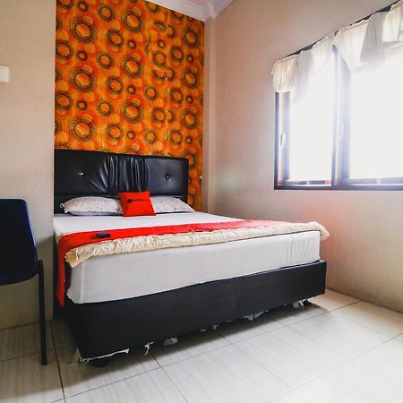 Reddoorz Near Jalan Gatot Subroto Medan Hotel Buitenkant foto
