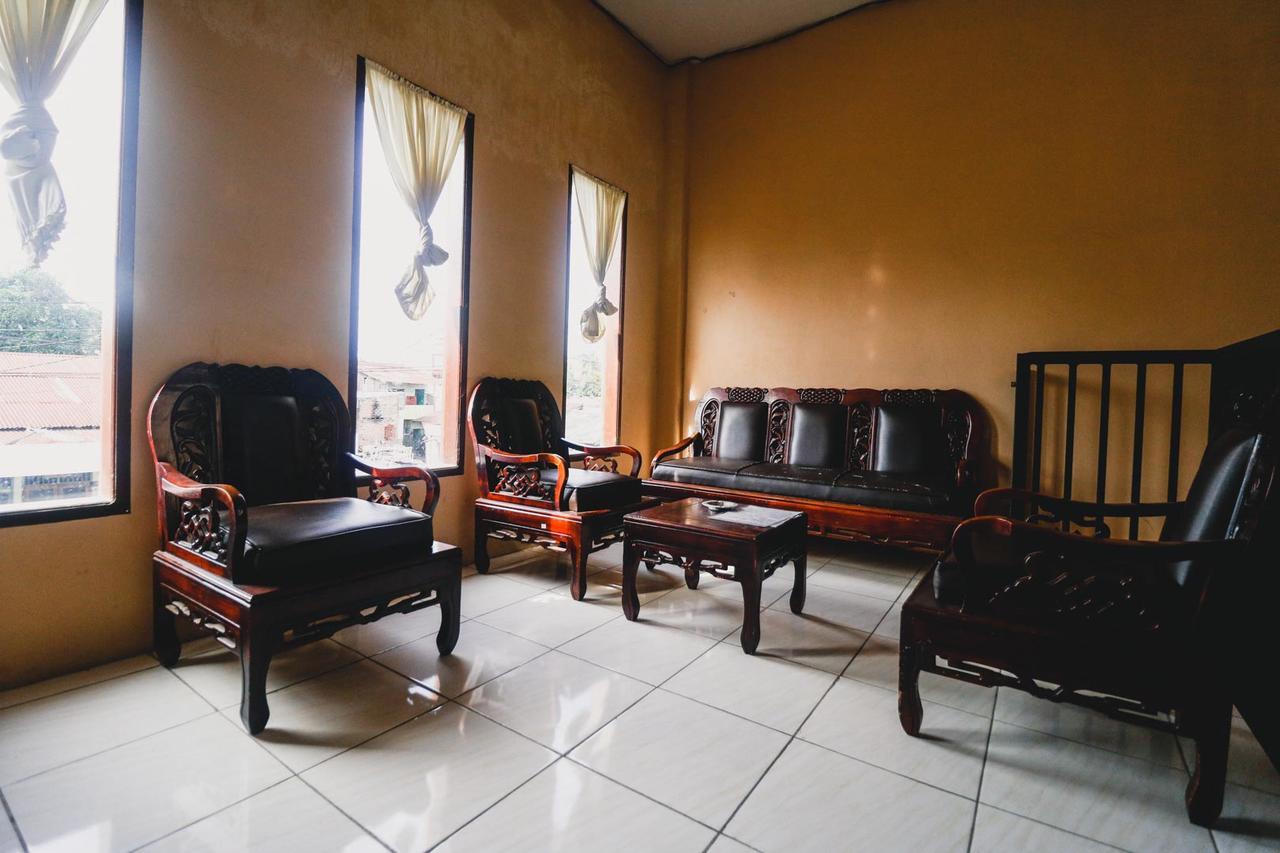 Reddoorz Near Jalan Gatot Subroto Medan Hotel Buitenkant foto